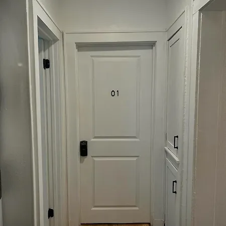Long Term, Blackout Curtain, 2 Monitor, King Bed Room In 2 Bedroom Home Houston Exterior photo