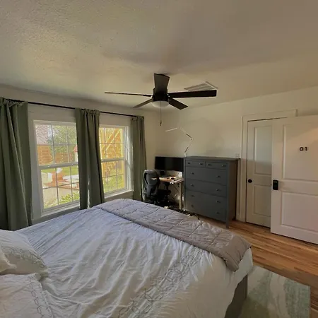 Long Term, Blackout Curtain, 2 Monitor, King Bed Room In 2 Bedroom Home Houston Exterior photo