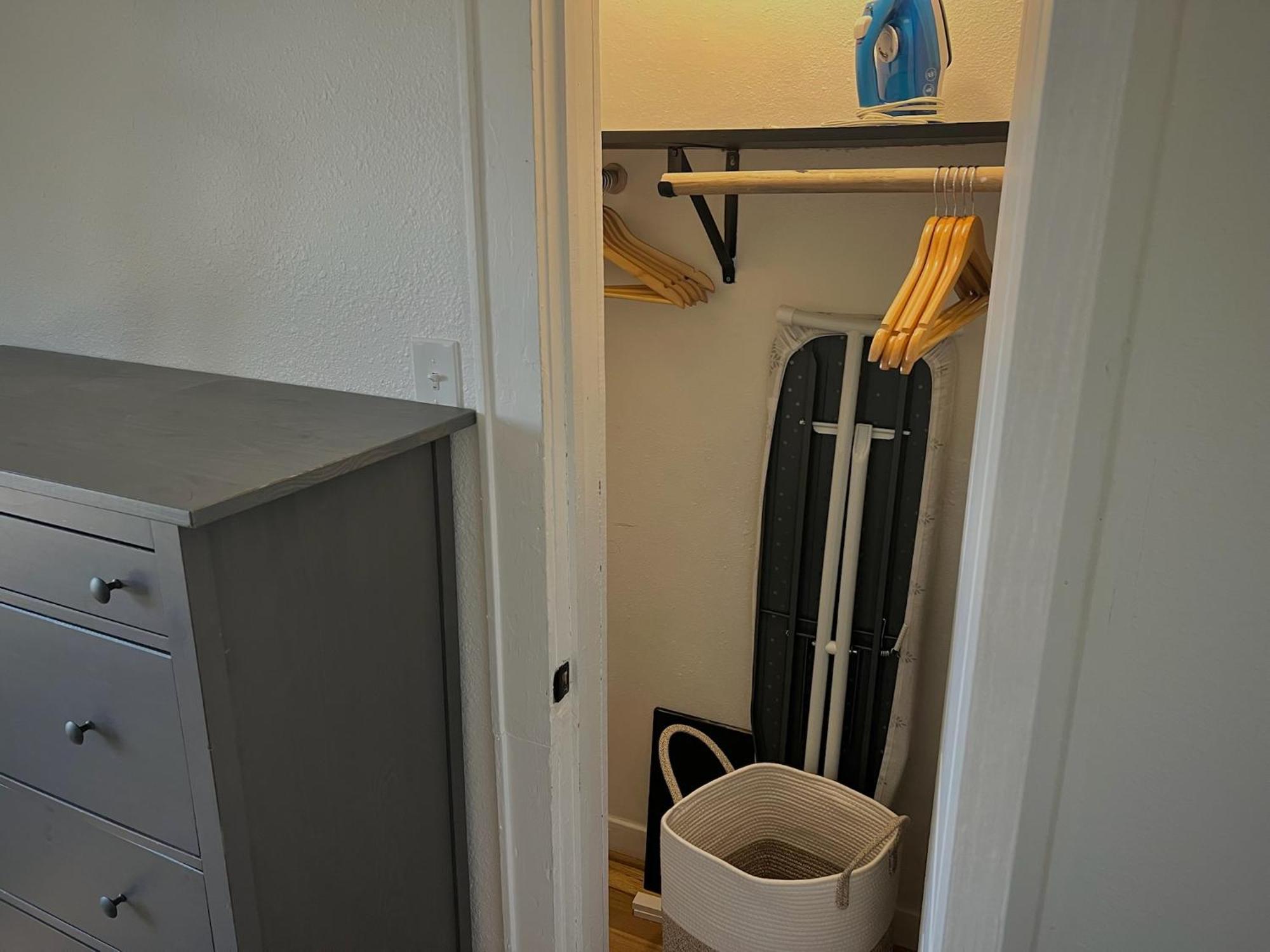 Long Term, Blackout Curtain, 2 Monitor, King Bed In 2 Bedroom Habitación en casa particular